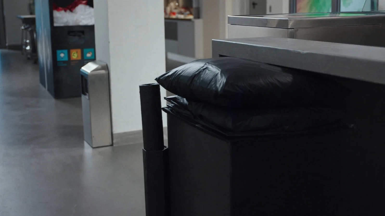 Czarne worki do odpadów o pojemności 120 litrów